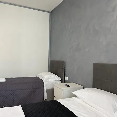 Venetian Breeze Guest house *